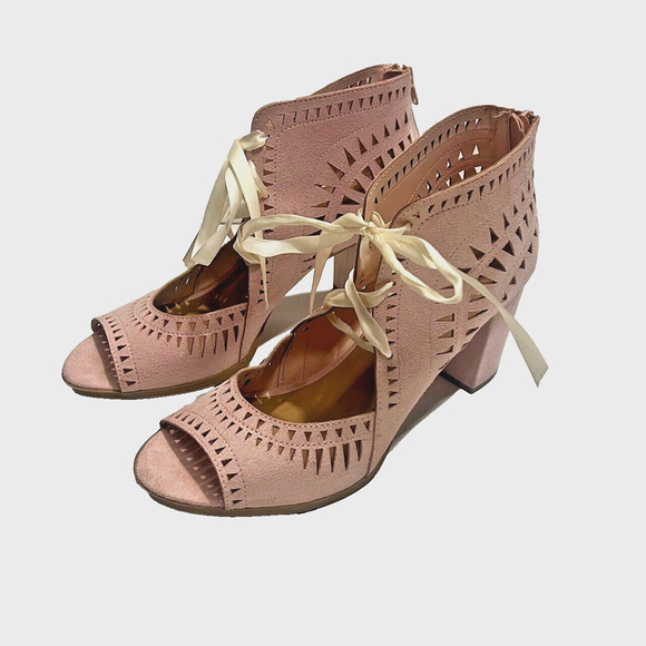 Womens Size 10 Baby Pink Leather Boho Cut Out Lace Up Stocked Heel Sandal Retro - Picture 1 of 11